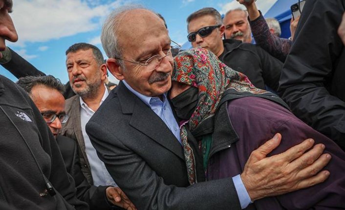 Kılıçdaroğlu deprem bölgesinde: "Sizin acılarınız bizim acılarımızdır, hep beraber çözeceğiz"