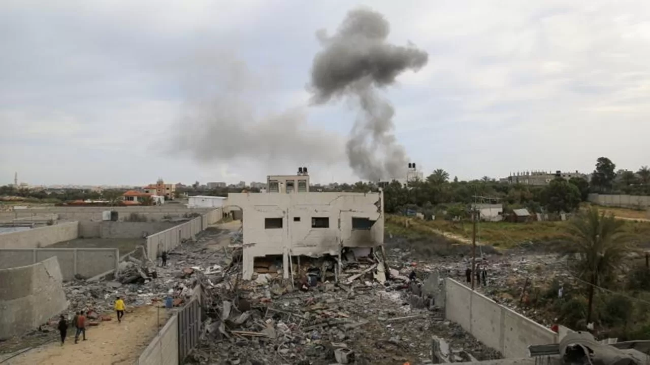 İsrail Saldırıları Bir Aileyi Daha Yok Etti