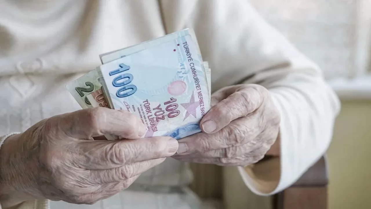 Emeklilere Bayram İkramiyesi Ödemesi İçin Tarih Belli Oldu