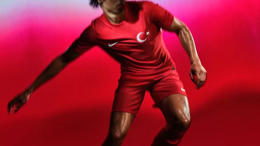 Nike A Milli Futbol Takımı İçin Cumhuriyetin 100. Yılına Özel Forma Tasarladı