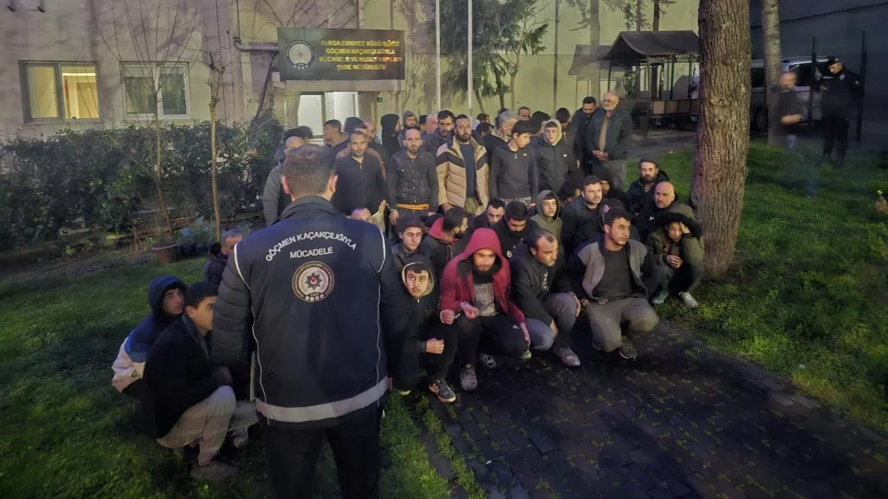 Bursa'da Düzensiz Göçmen Operasyonu: 63 Kişi Yakalandı