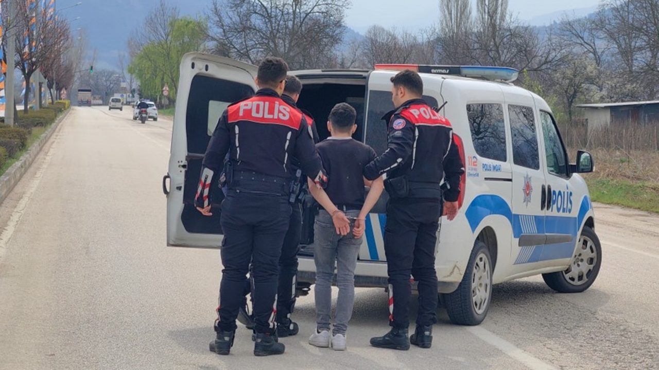 İnegöl'de Polis Dur İhtarına Uymayan Sürücüye 50 Bin 767 TL Ceza Kesildi