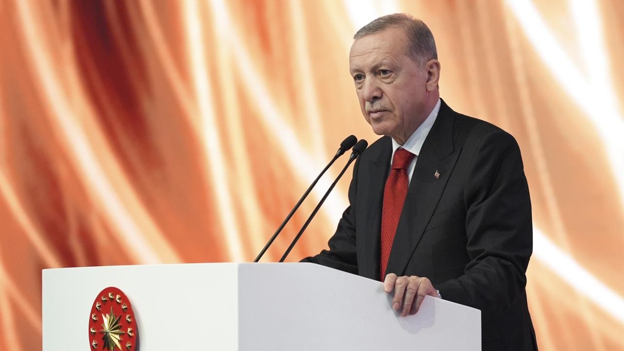 Son dakika: Cumhurbaşkanı Erdoğan duyurdu! Ev hanımlarına emeklilik geldi! İşte tek şartı