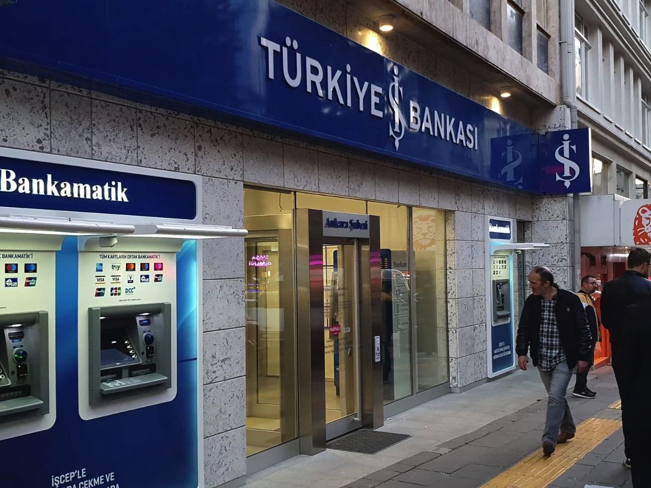 İş Bankası emekliyi havalara uçuracak! Emekli promosyon rakamı yenilendi! İş Bankası emekli promosyon ne kadar 2024?