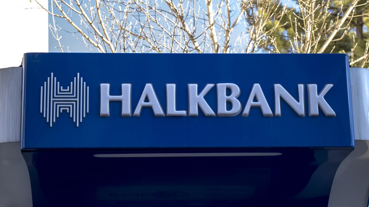 Halkbank Müşterilerine Bayram Hediyesi! Kartlara 300 TL Yatırılacak!