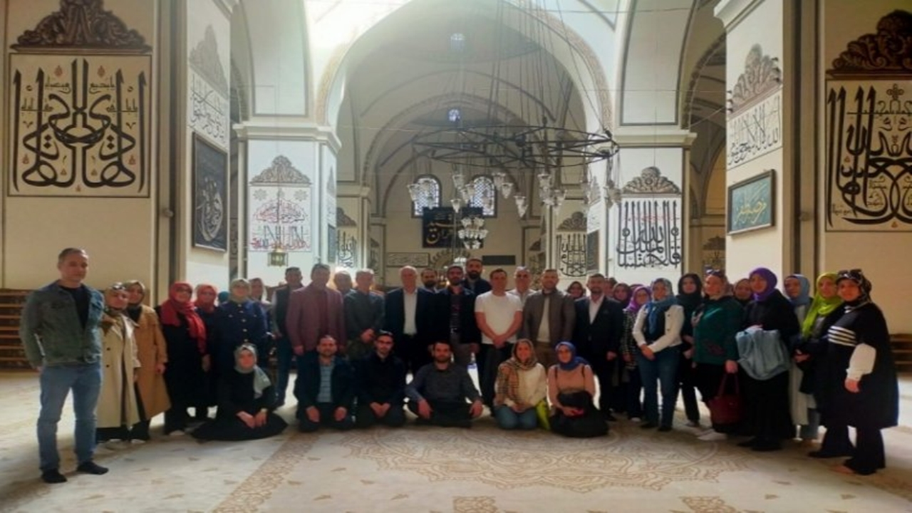 Kadim Mekanlar Akademisi Bursa Ulu Cami Gezisiyle Faaliyetlerine Başladı