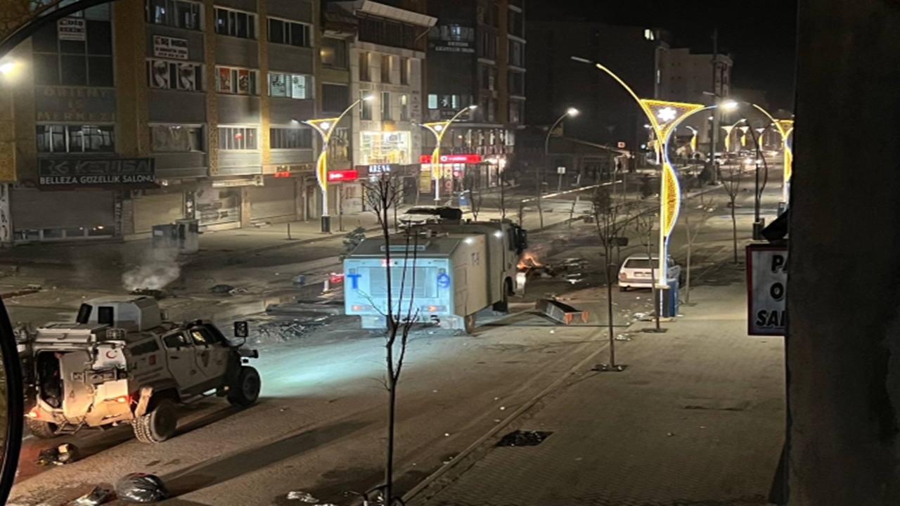 Van'da Mazbata Krizi: Gösteri ve Yürüyüşlere 15 Gün Yasak