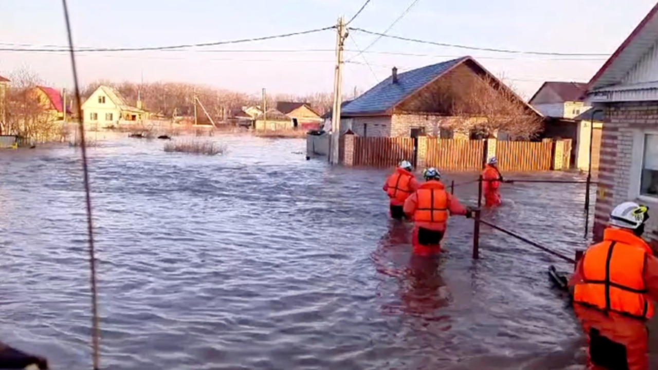 Rusya'da Orsk Şehrindeki Baraj Patladı: Yüzlerce Ev Su Altında Kaldı