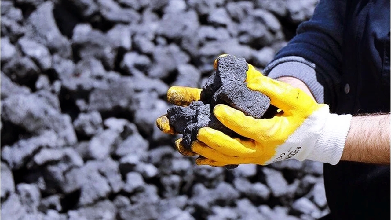 MEB'e Bağlı Okullara Yeni Eğitim Yılı İçin 500 Bin Ton Kömür Dağıtılacak