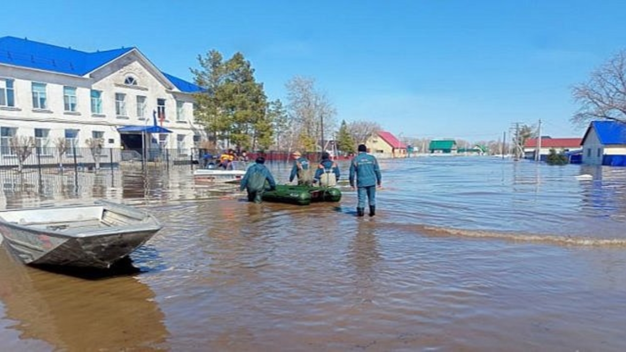 Rusya'da Sular Altında Kalan Ev Sayısı 10 Bini Aştı