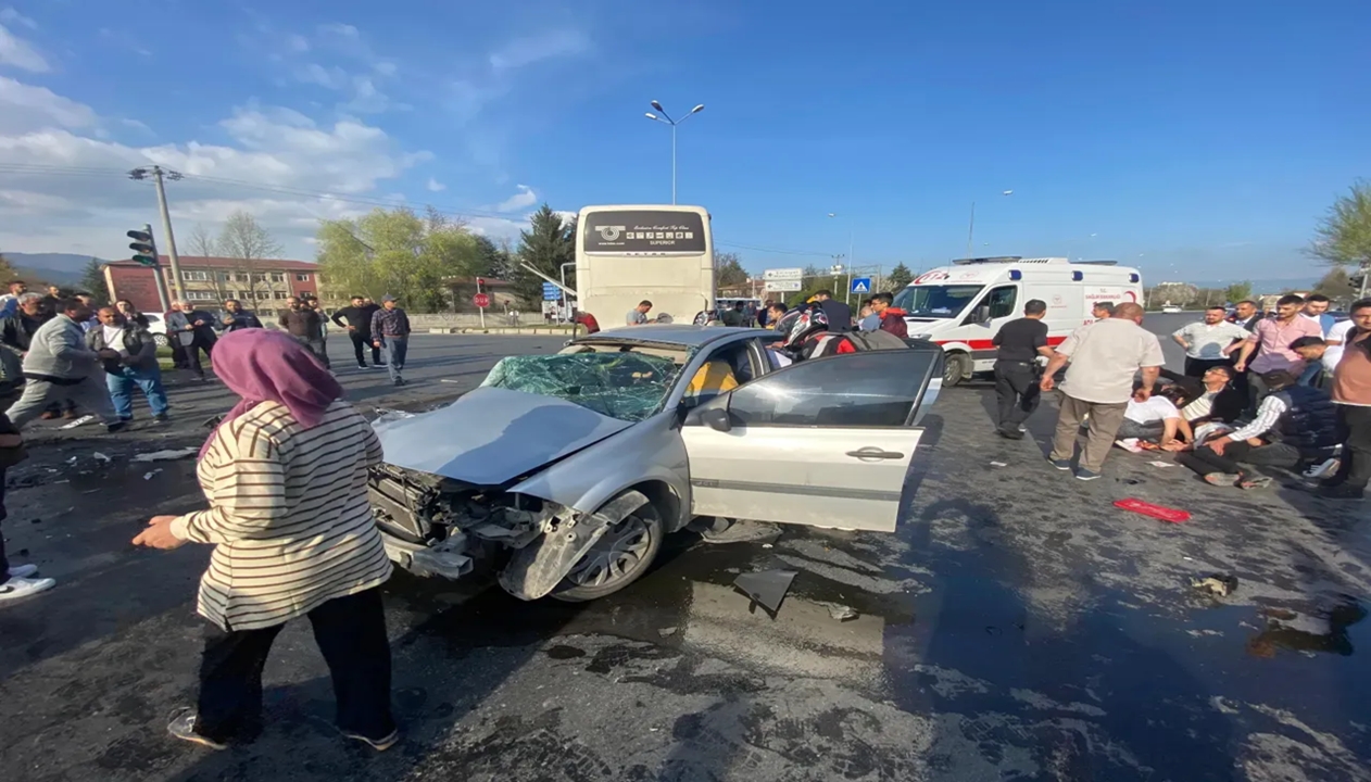 Bayram Tatilinde Trafik Kazalarında Ölü Sayısı 55'e Yükseldi