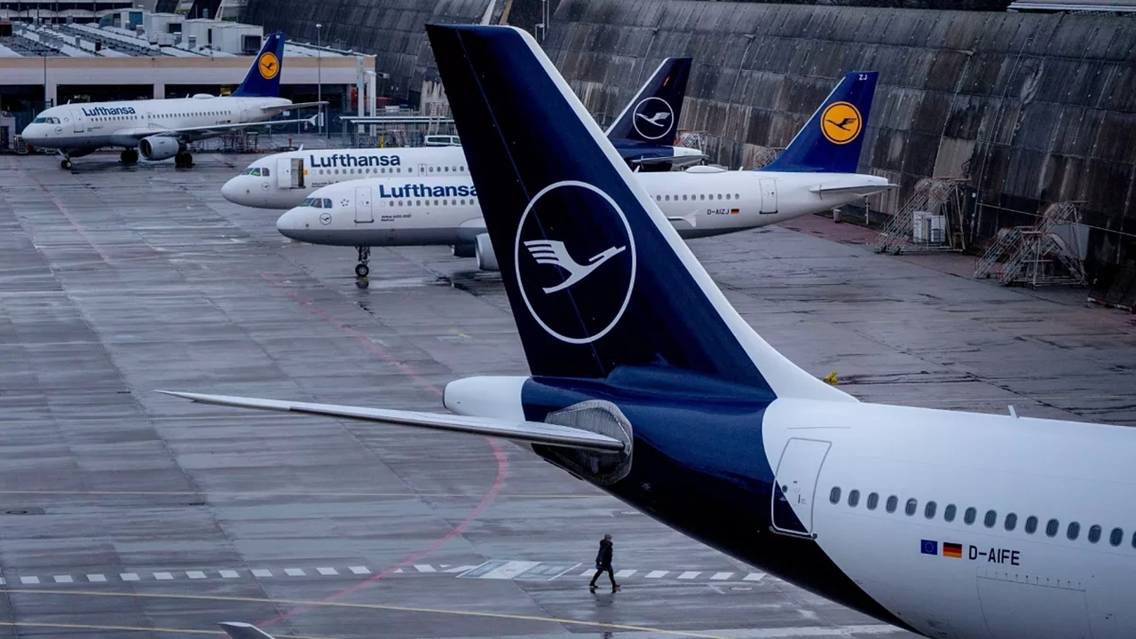 Lufthansa, Tahran ve Beyrut Uçuşlarını 30 Nisan'a Kadar İptal Etti