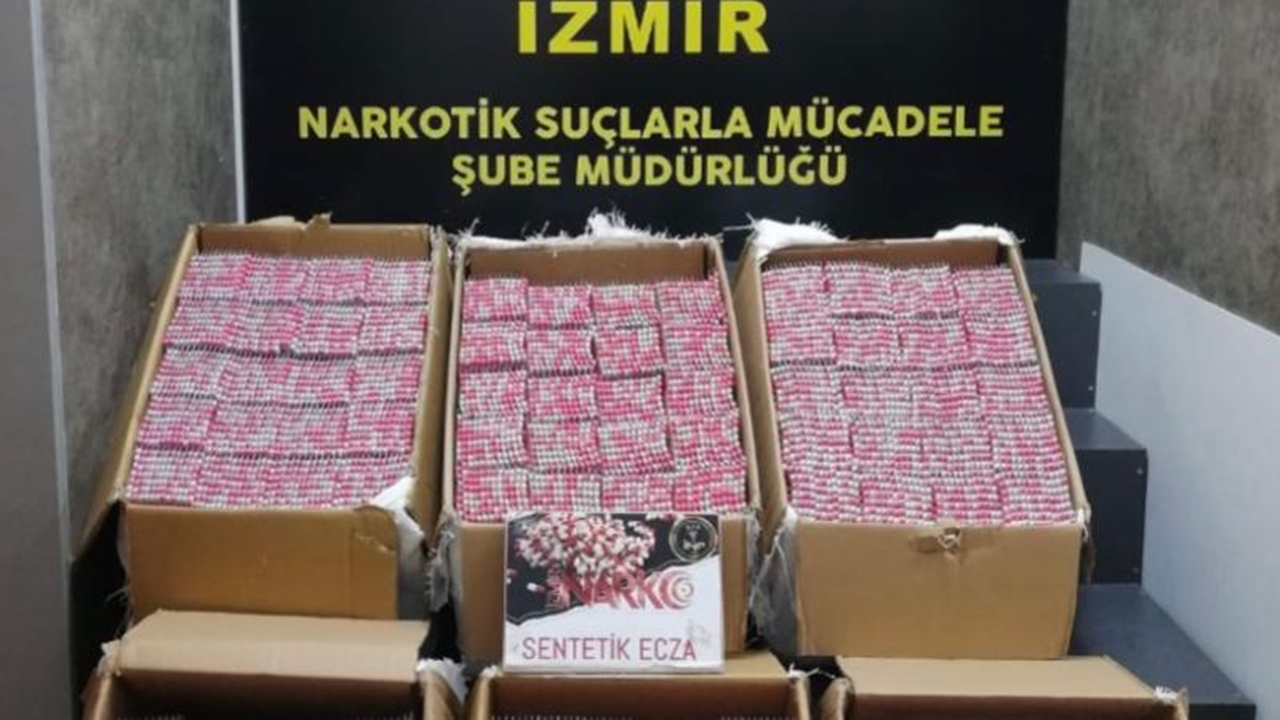 İzmir Narkotik Operasyonu: 120 Bin 800 Sentetik Ecza Ele Geçirildi
