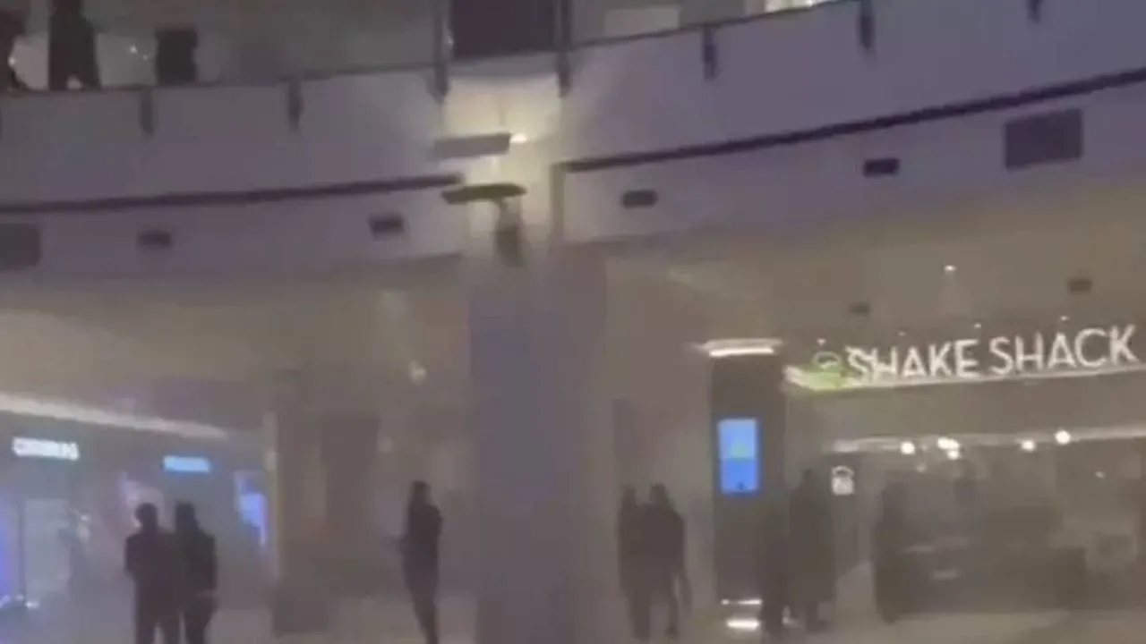 İstinyePark Alışveriş Merkezi'nde Yangın Çıktı