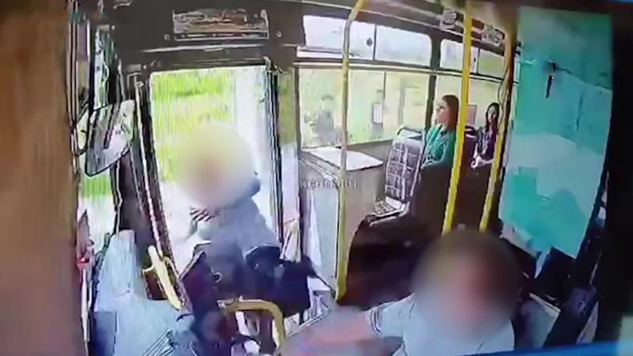 Kapısı Açık Otobüsten Düşen Kadın Yaşamını Yitirdi