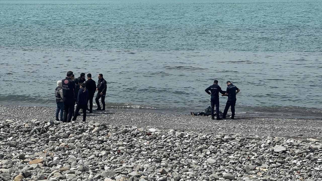 Zonguldak'ta Sahilde Kadın Cesedi Bulundu