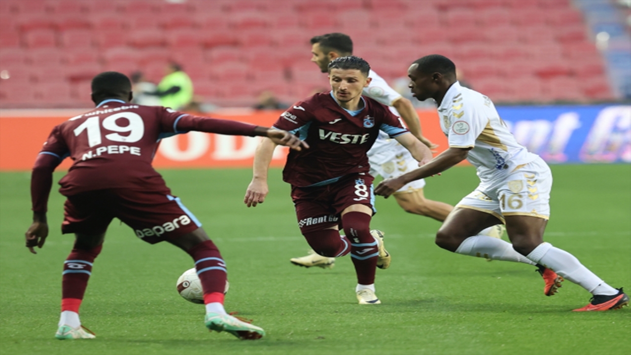 Karadeniz Derbisinde Samsunspor, Trabzonspor'u 3-1 Mağlup Etti