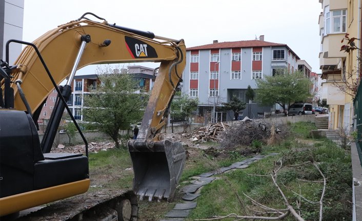 Karadeniz fıkrası gibi olay! Adresi karıştırdı, yanlış binayı yıktı