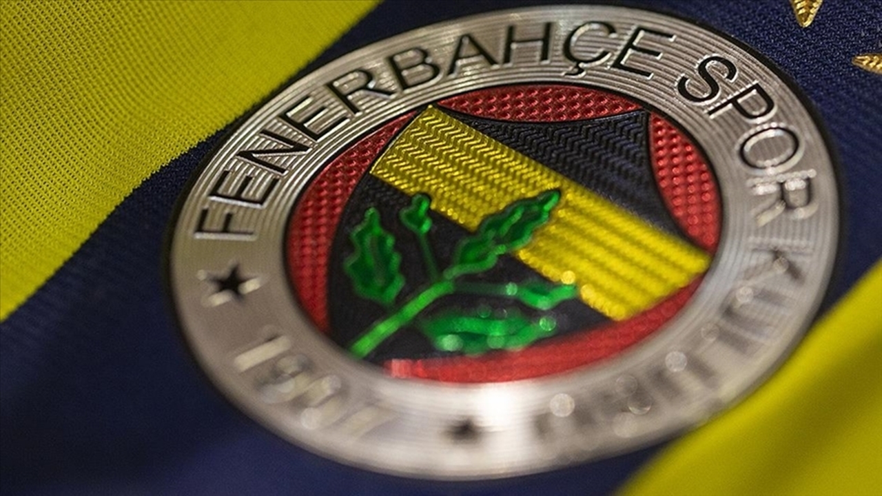 Fenerbahçe Gelecek Sezon 10 Kişiyle Yolları Ayırıyor