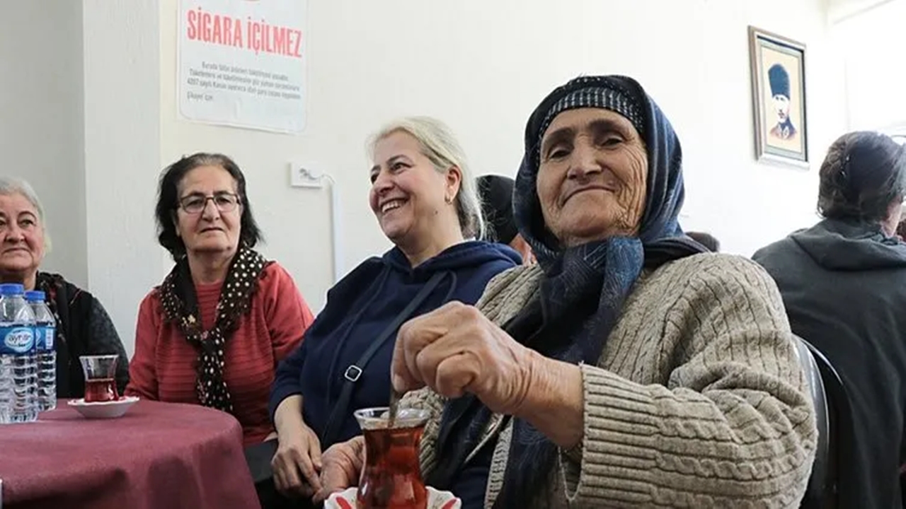 Kayseri'deki Bir Kıraathane Kadınlara Tahsis Edildi