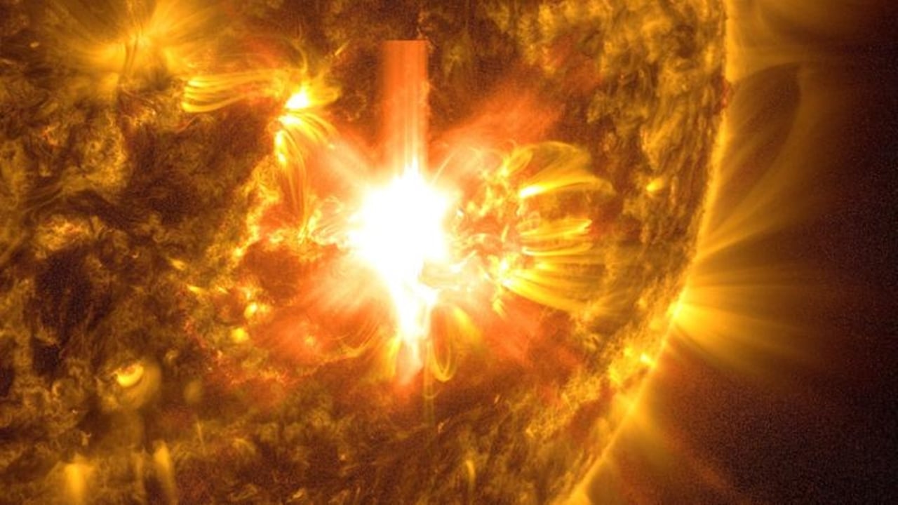 NASA Güneş'teki Patlamanın Fotoğraflarını Paylaştı