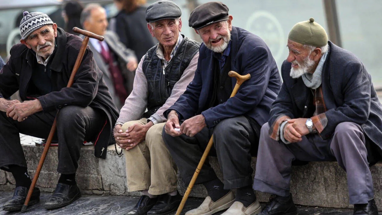 Türkiye'de Aktif Çalışan Sayısı Yetersiz