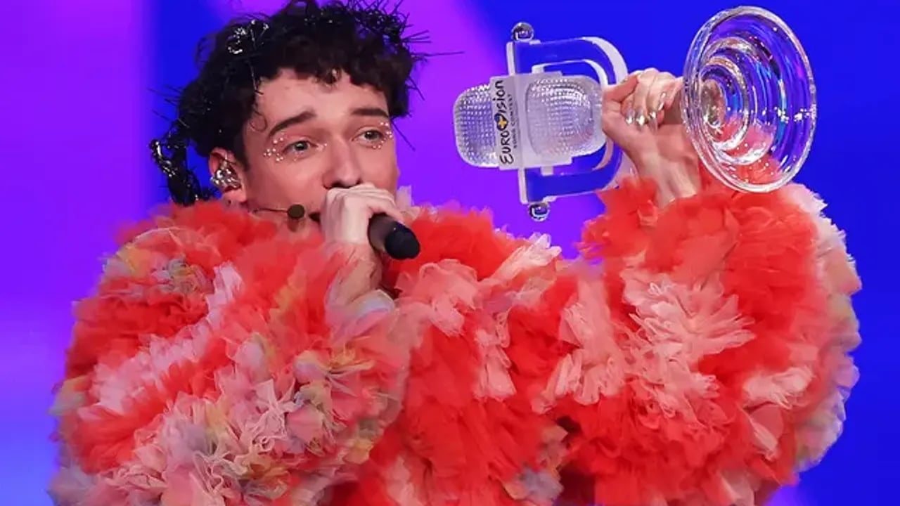Eurovision'da Birinci Olan Nemo Yanlışlıkla Kupasını Kırdı