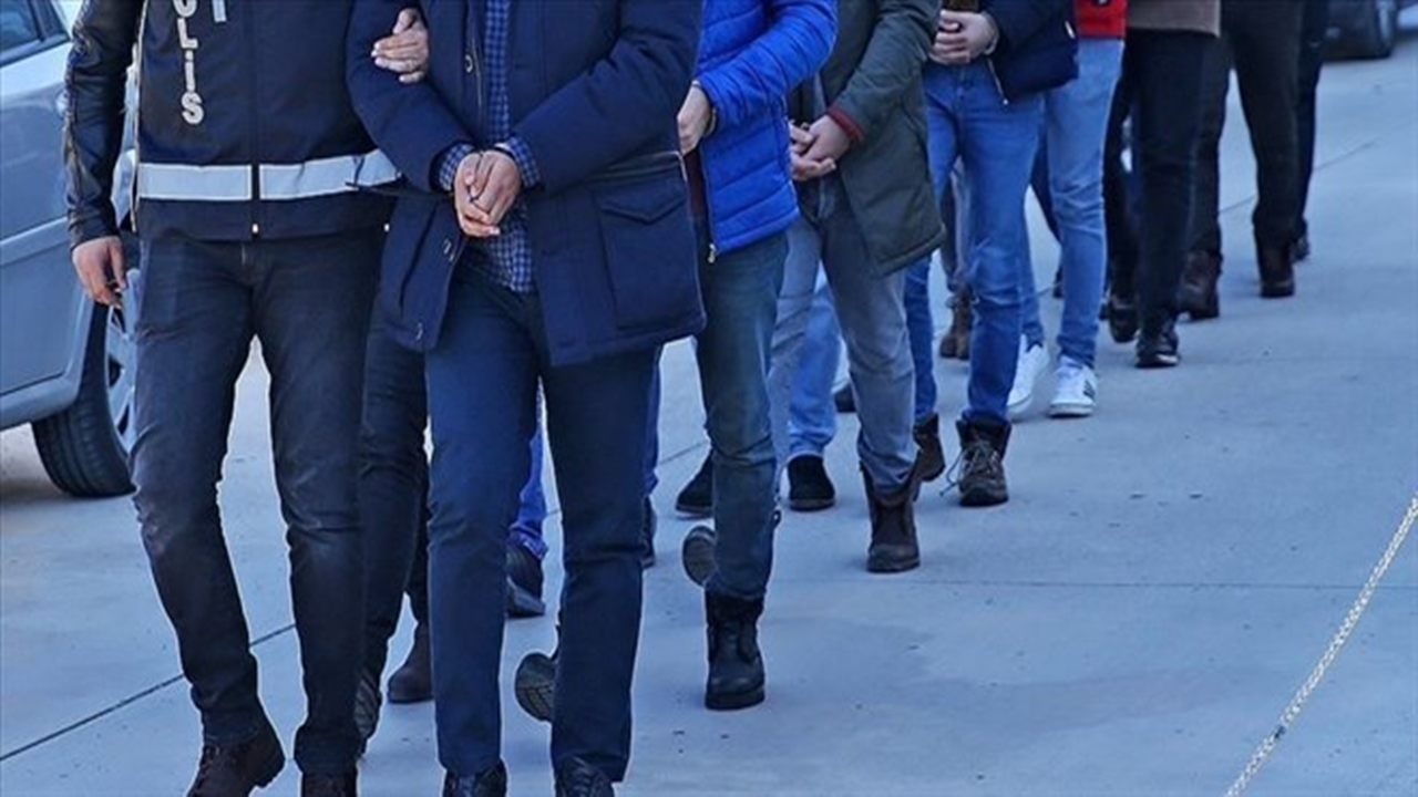 Antalya'da FETÖ Operasyonunda 22 Şüpheli Gözaltına Alındı