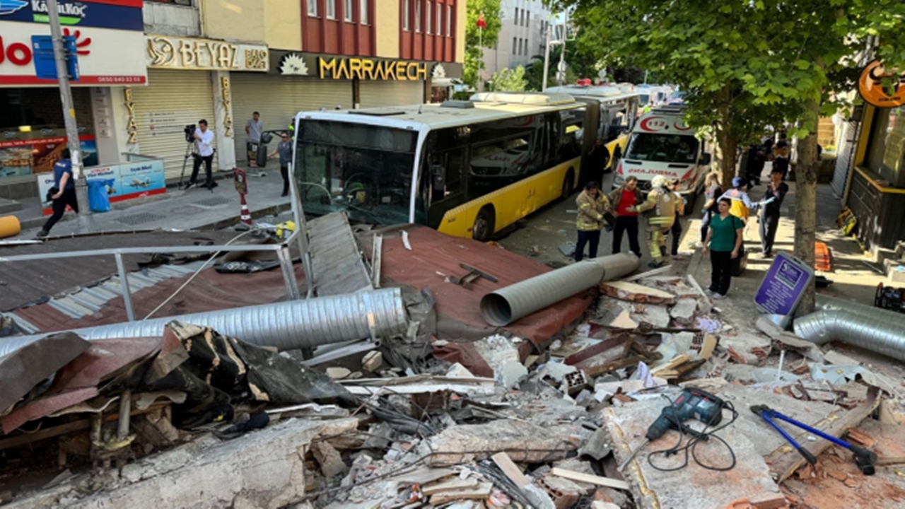 İstanbul Küçükçekmece'de Bina Çöktü: Arama Kurtarma Çalışmaları Devam Ediyor