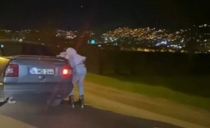 Bursa'da patenli gencin tutunarak yolculuk yaptığı otomobil trafikten men edildi