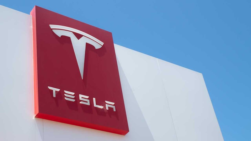 Tesla, Otopilot Nedeniyle Ölümle Sonuçlanan Kazada Sorumlu Bulundu