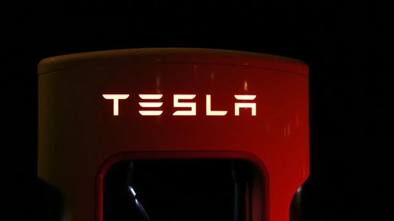 Tesla, Saatlik 1.370 TL Maaşla Sürücü Arıyor