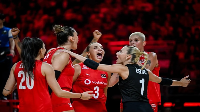 Filenin Sultanları Dünya Şampiyonası’na Hızlı Başladı: İspanya’yı Set Vermeden Geçtiler