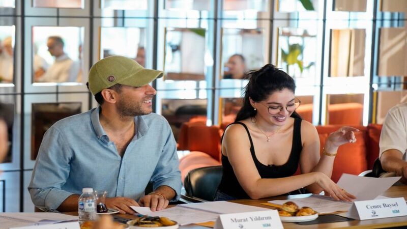 Güller ve Günahlar Dizisinin Başrolleri Murat Yıldırım ve Cemre Baysel’den İlk Kare