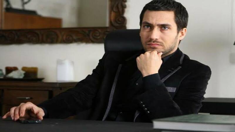 Sahtekârlar Dizisinde Koray Karakterine Berk Hakman Hayat Verecek