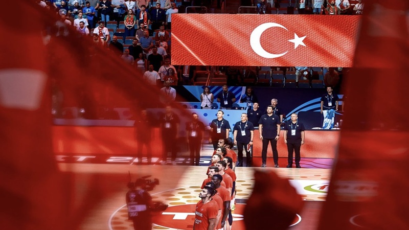 Türkiye EuroBasket 2025 Finalinde Son 2 Dakikada Kupayı Kaçırdı