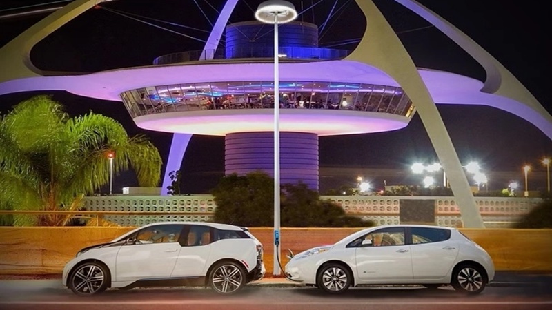 Amazon’dan Akıllı Sokak Lambalarına Destek