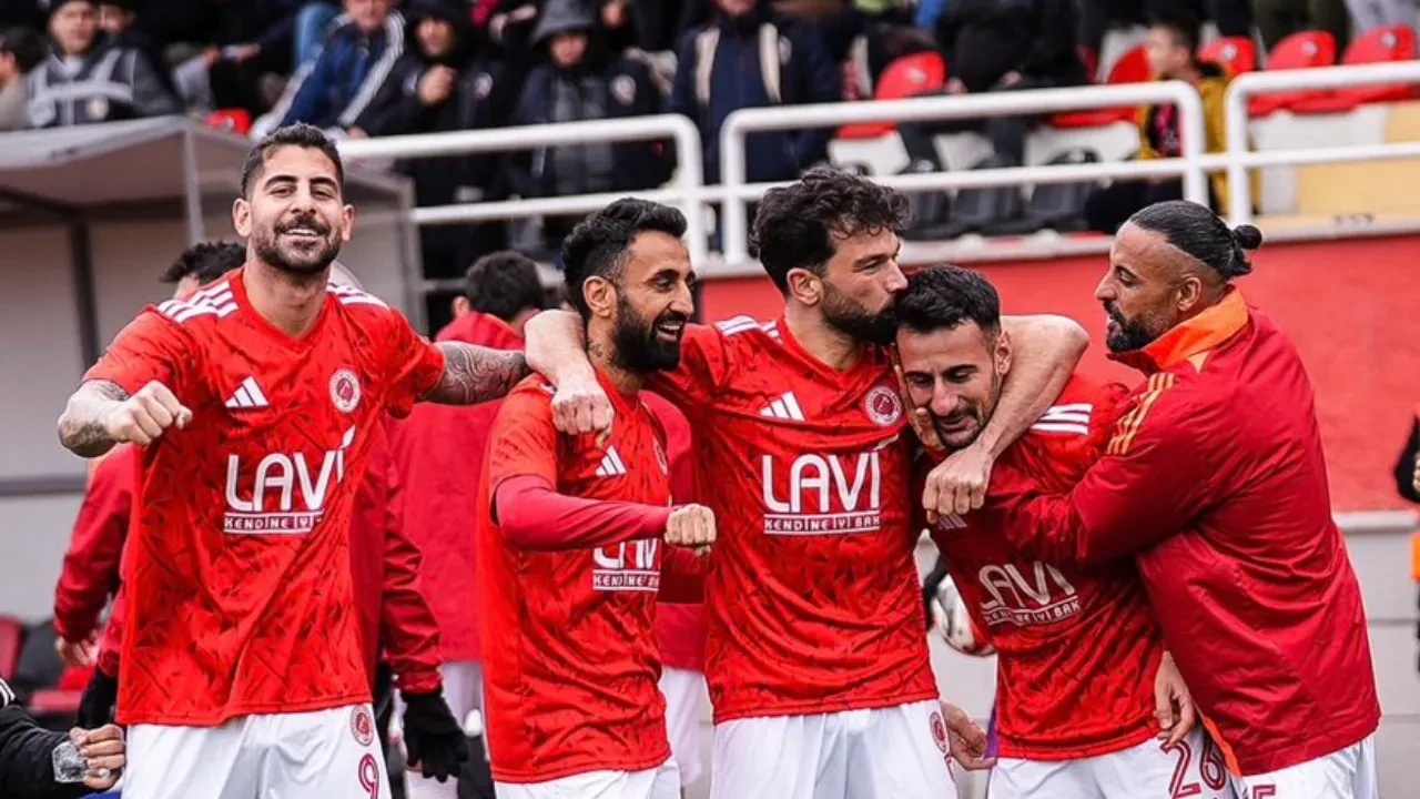 Batman Petrolspor 24 Yıl Aradan Sonra Trendyol 1. Lig’e Yükseldi