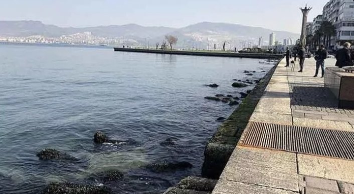 İzmir'de deniz suyu seviyesi azaldı, Pasaport İskelesi kapatıldı