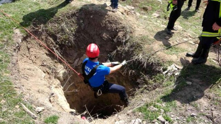 Tüyler ürperten iddia! '2 kuyuya 14 kişi atıldı, sesler geliyor'