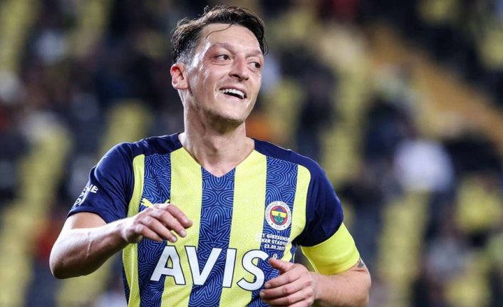 Eski takım arkadaşından Mesut Özil itirafı "Herkesle sorunluydu"