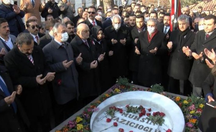 Muhsin Yazıcıoğlu mezarı başında anıldı