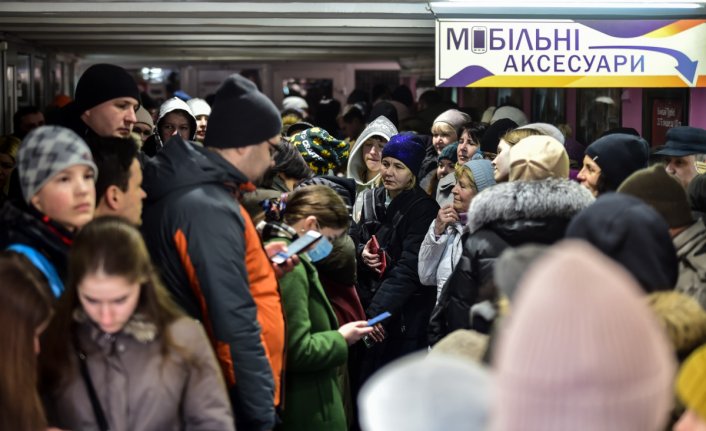 Lviv'de halk sirenlerin ardından alt geçide sığındı