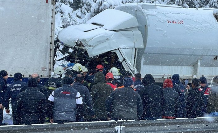 Bolu Dağı'nda zincirleme kaza: 32 araç çarpıştı