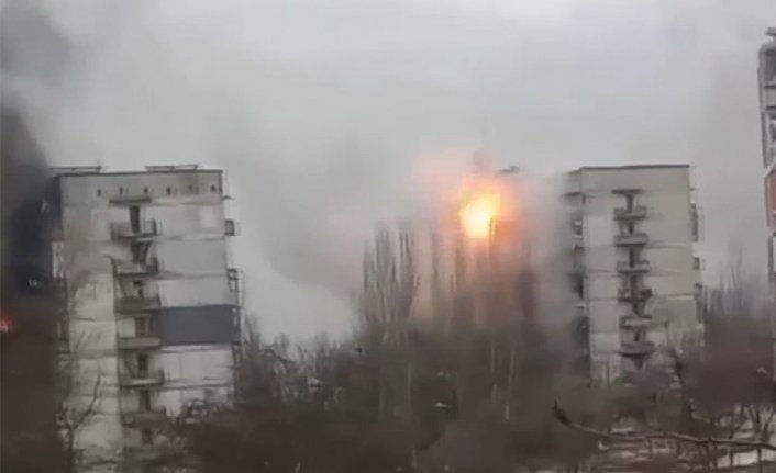 Rusya Mariupol'ü vurmaya devam ediyor