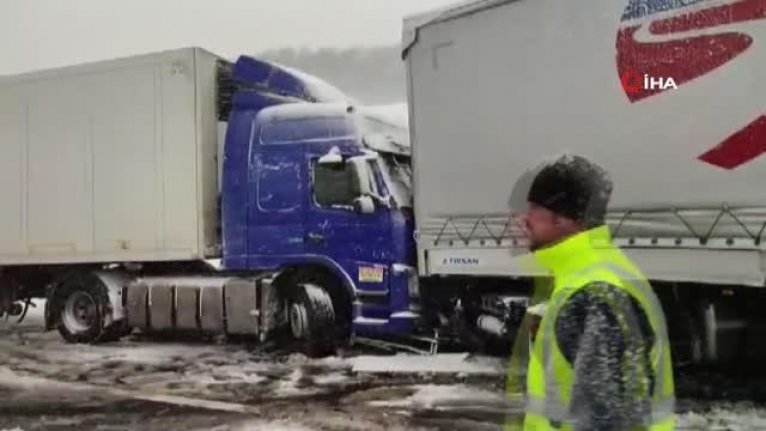 Kuzey Marmara Otoyolu'nda feci kaza! 4 TIR birbirine girdi