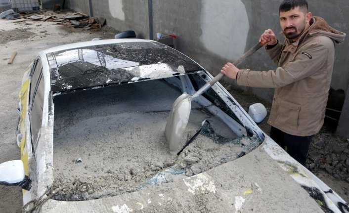 Şakanın dozunu kaçınca... 700 bin liralık lüks otomobil kullanılamaz hale geldi