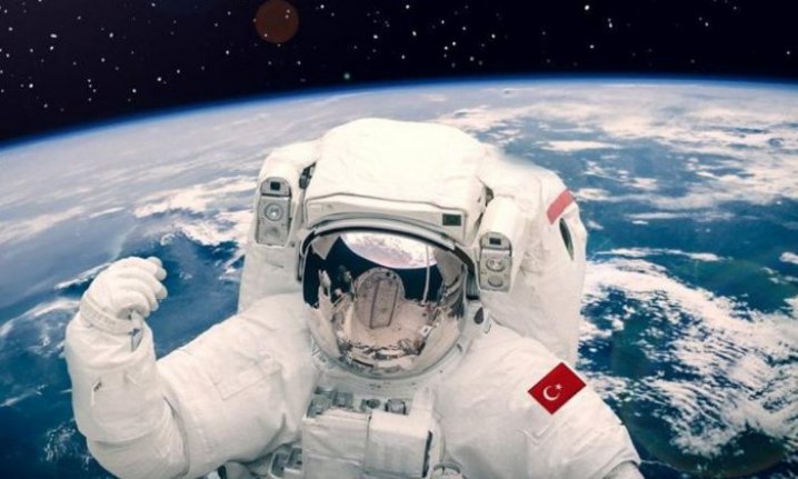 Türkiye Uzay Ajansı Başkanı Ay'a iniş tarihini açıkladı