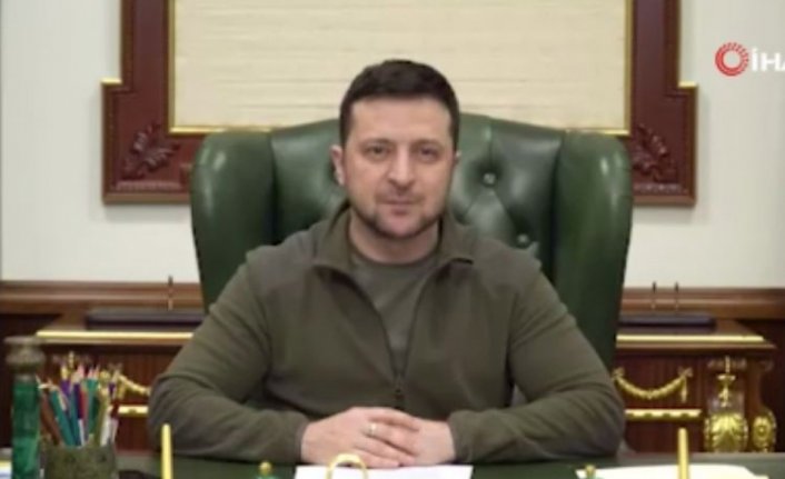 Zelenskiy: 'Kiev'de kalıyorum. Saklanmıyorum'