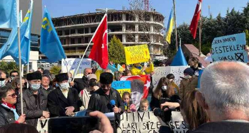 Bursa'da yaşayan Ukraynalılardan 'Rusya' protestosu